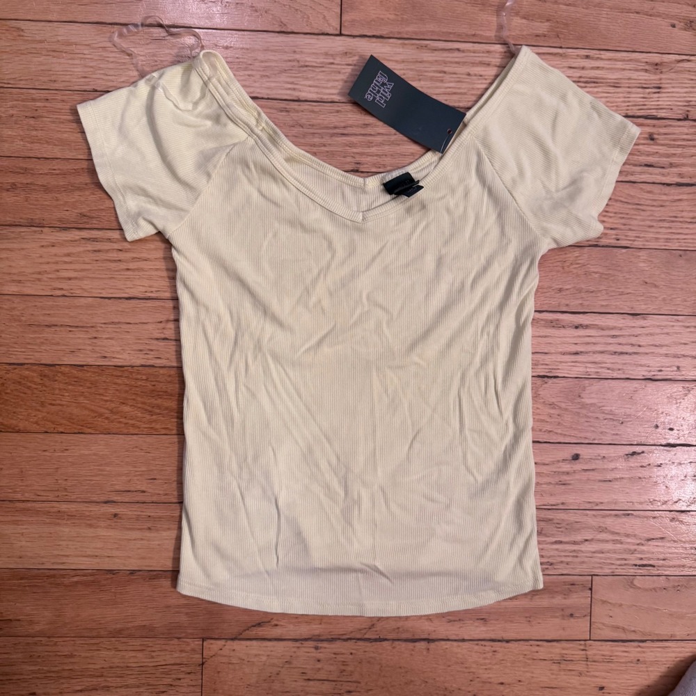 Wild Fable Womens Ribbed V-Neck Short Sleeve Top‎ Butter Yellow XS NWT